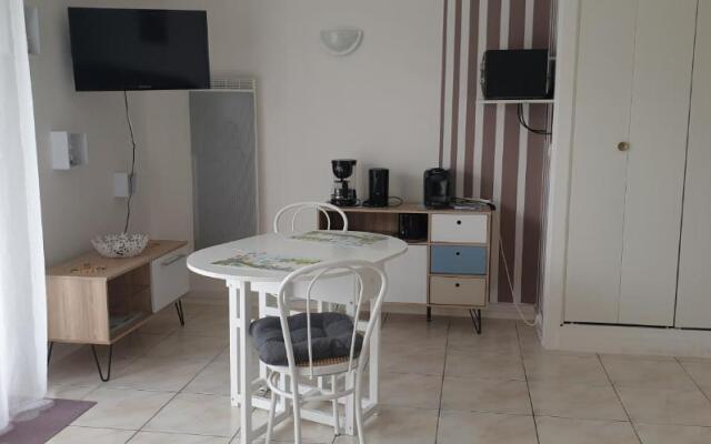 Studio proche école de voile et plage