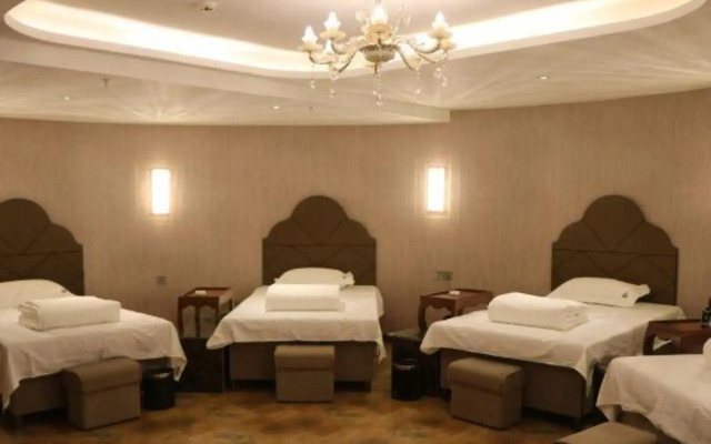 Langshen Hotel (Xichang Torch Square Haihe Sky Street)