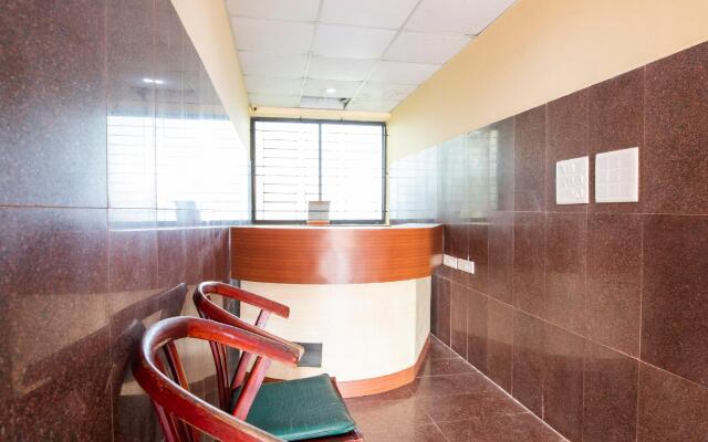 Vaccinated Staff- SPOT ON 70604 New Forever Next