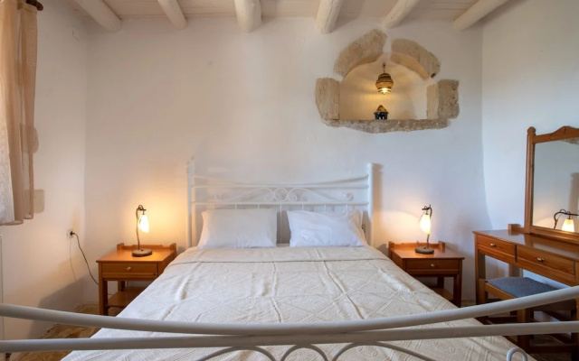 House and studio annexed - Ideal large families- Small village,close beaches