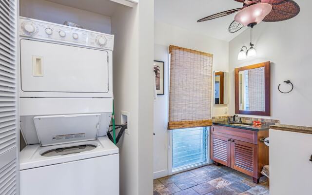 Aina Nalu 2bd/2ba 2 Bedroom Condo by Redawning