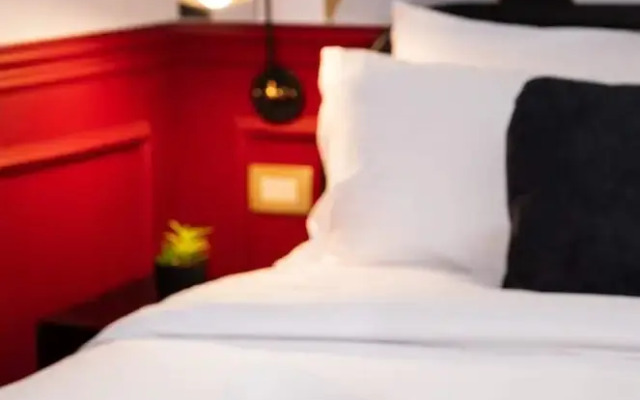 The Red-hot Retro 2bdr Apt. @ Cairo's Downtown