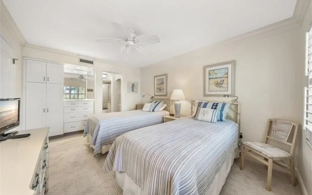Sea Oats 142 2 Bedroom Home by RedAwning