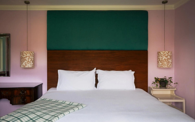 The Devonshire Arms Hotel