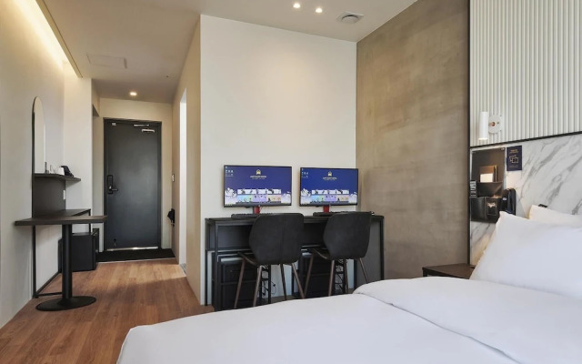 Dongtan Station Just Sleep Hotel