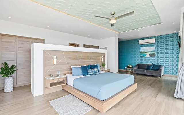 Luxury Villa: Hot Tub: Ocean Views: Fully Staffed