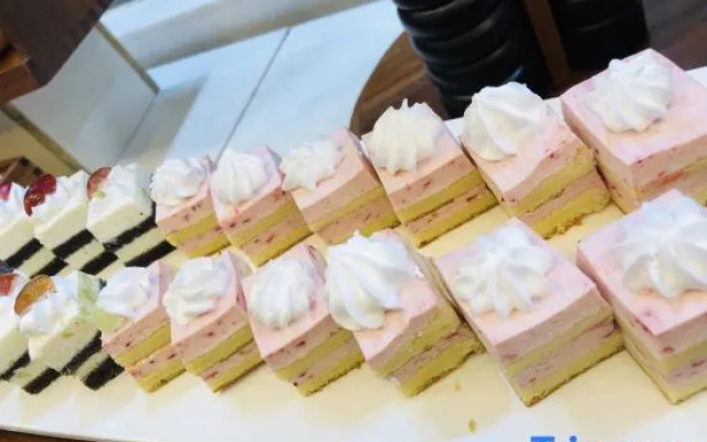 Shuiyi Carnival Hotel