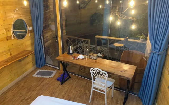 A Thia Homestay