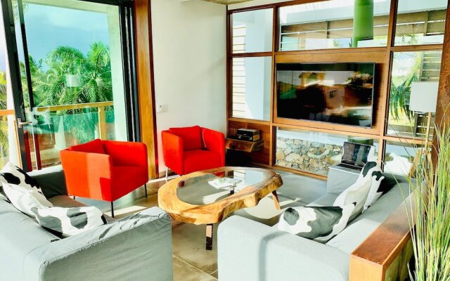 Modern 7 Bedrooms Villa on Private Beach Access