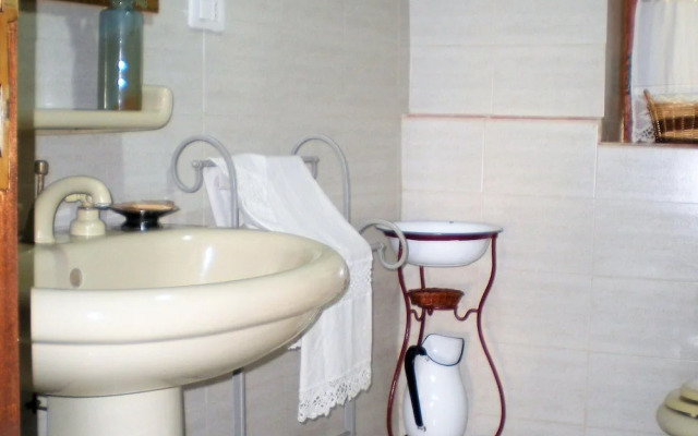 Farmhouse in Cortona With Pool