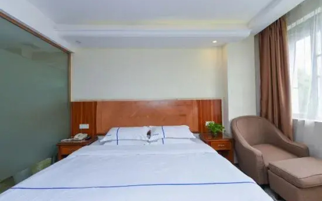 Yihao Hotel (Shanghai Huinan subway station store)