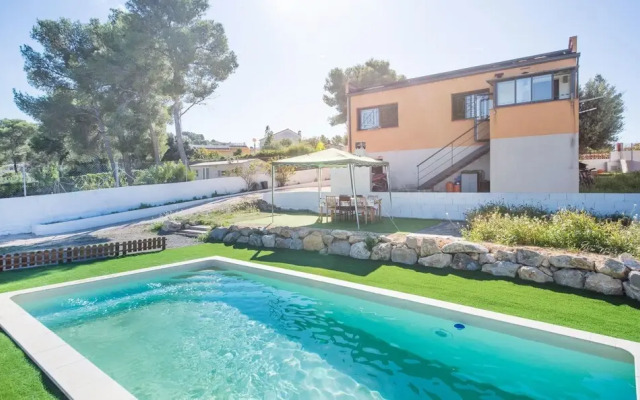 R75 Julius house with pool