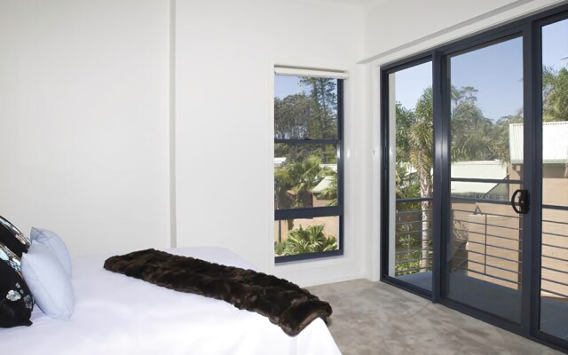 Mollymook Beachfront Executive Apartment