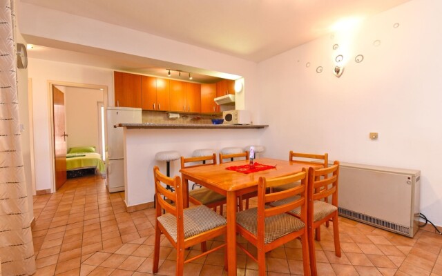 Apartment 1562