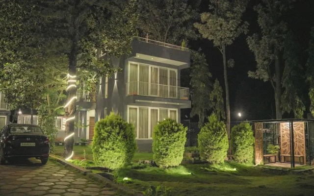 Thavika Silverwood Residence Yelagiri