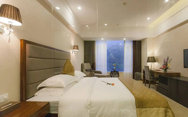 Golden Plam Hotel