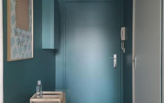 Joli studio - Parking Privé - WIFI