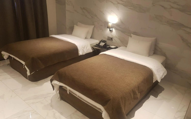 Hotel the May