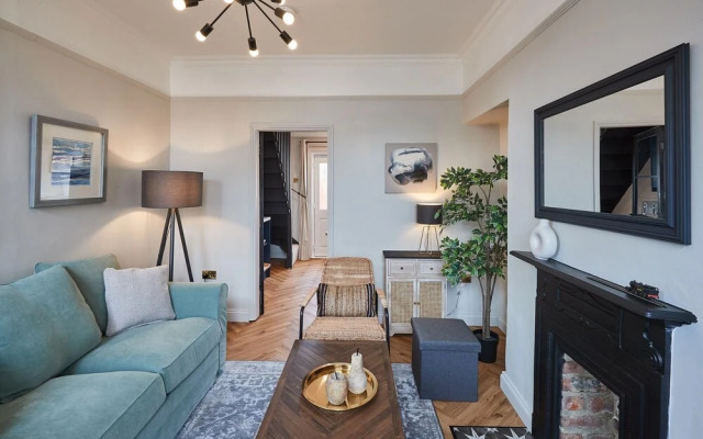 Host Stay The Railman s House