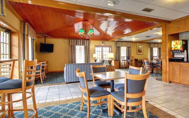 Howard Johnson by Wyndham Hattiesburg