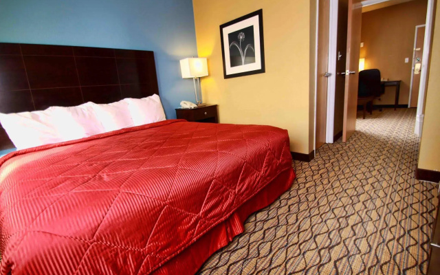 Magnolia Bay Hotel & Suites