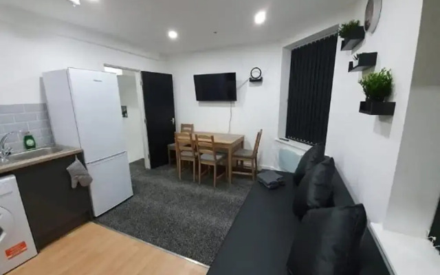 3 Bedrooms Apartments Near Town Center