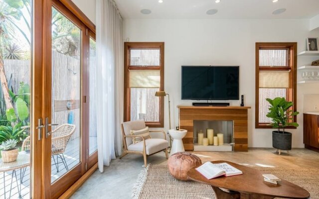 New Architectural House Rooftop Deck 3BD