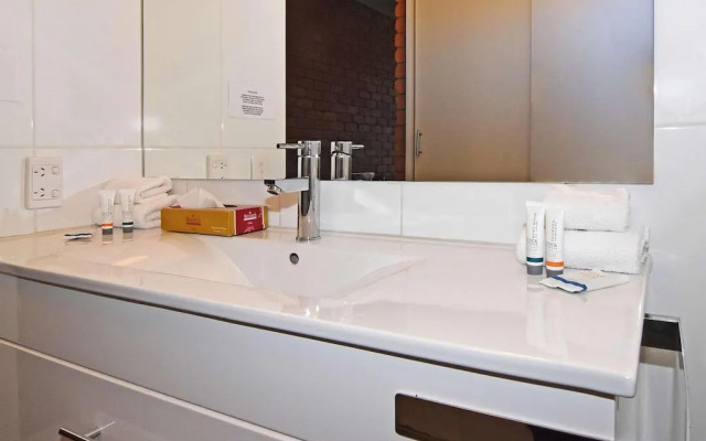 Comfort Inn Main Lead