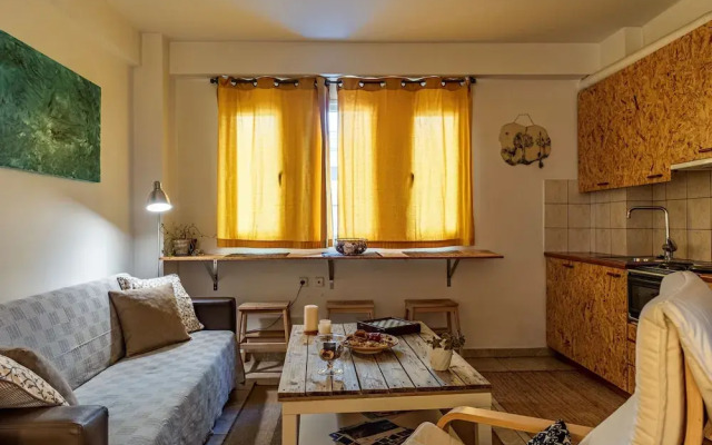 Downtown Yellow Studio - Central Secret Nest