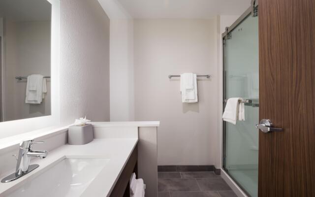 Holiday Inn Express & Suites Chicago - Hoffman Estates by IHG