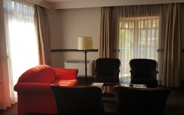 Court Classique Suite Hotel