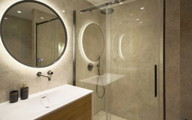 A/C apt in the Heart of Cannes--croisette/beaches