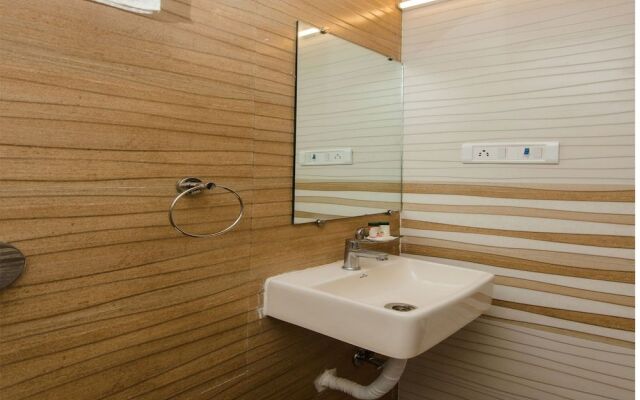 OYO 11498 Hotel Bliss Executive