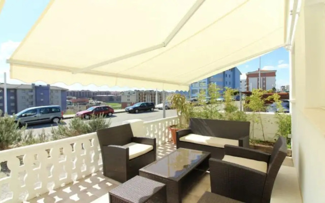 Residence by G - Avenida de Cantabria 60