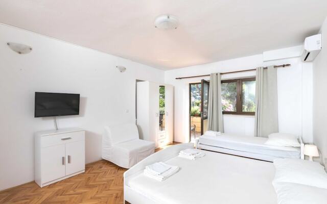 House Apartments Ariva