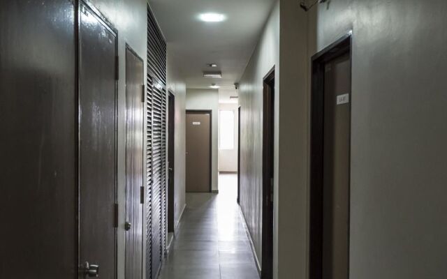 OYO 191 ML Inn Hotel