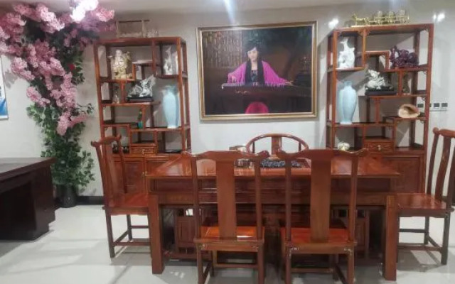 Dengfeng Zhonggang Business Hotel