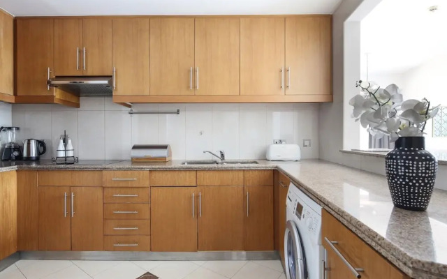 Spacious 2BR Dubai Marina Apartment, Amazing Location!