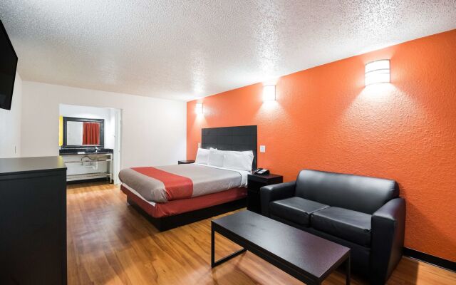 Motel 6 Houston, TX - Brookhollow