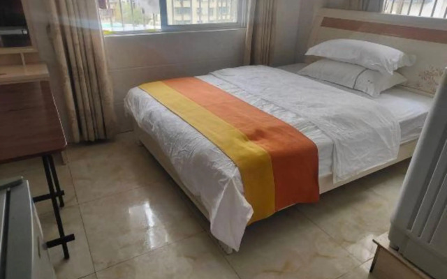 Huayuan New Village Family Apartment