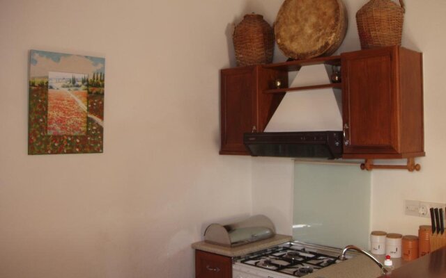 Niovi House