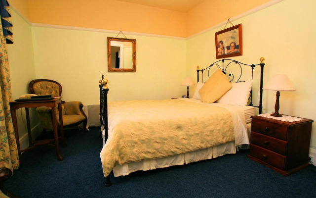 The Lodge on Elizabeth