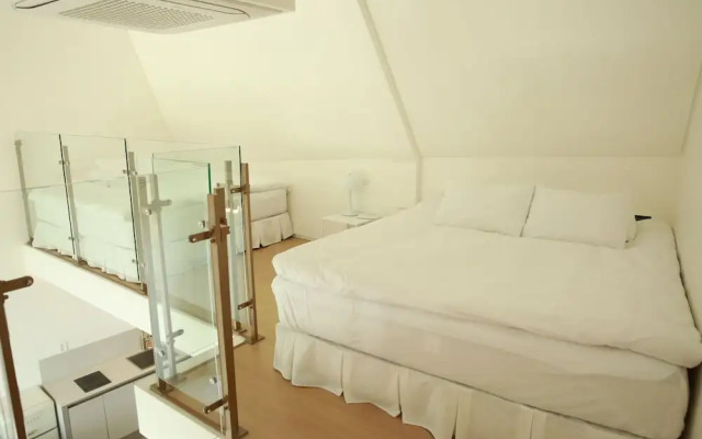 Ohyeongjae Private Pool Villa