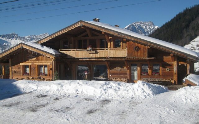 Pretty Apartment in a Separate Mountain Chalet