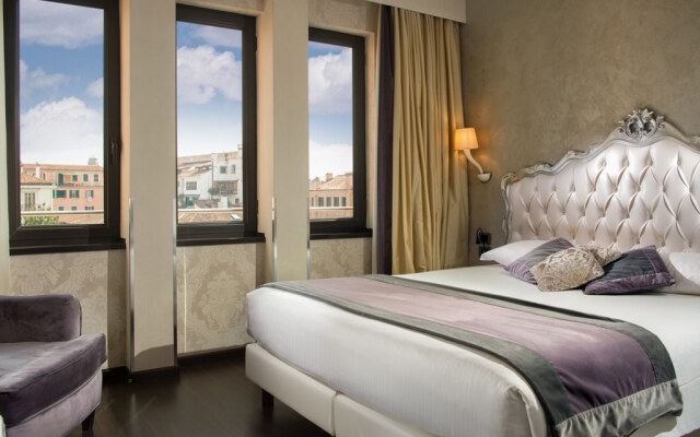 Carnival Palace Hotel