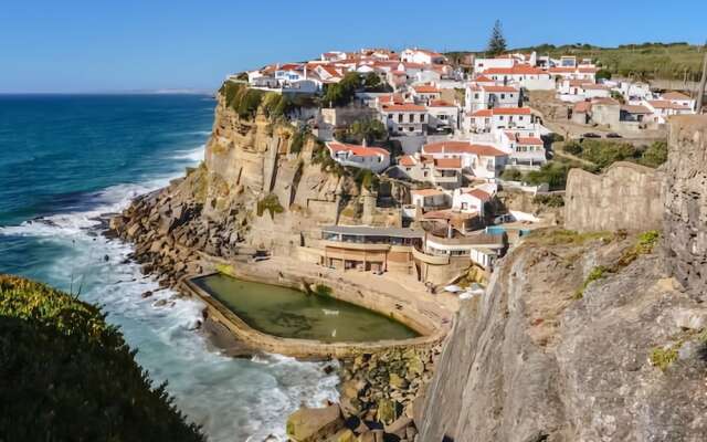 Azenhas do Mar Valley House