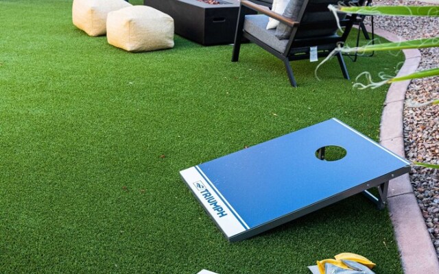 73rd Glendale 4 Bedroom Home by RedAwning