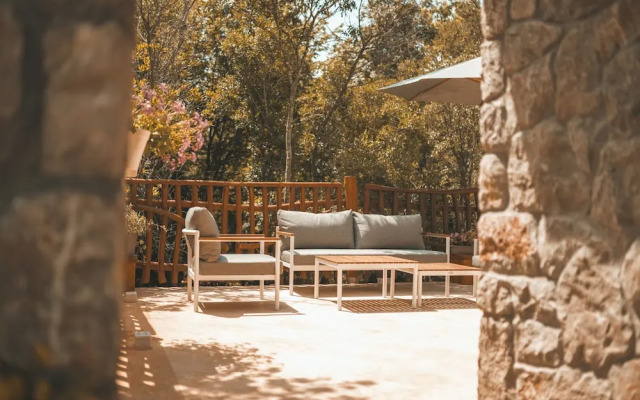 Carevic Resort & Villas