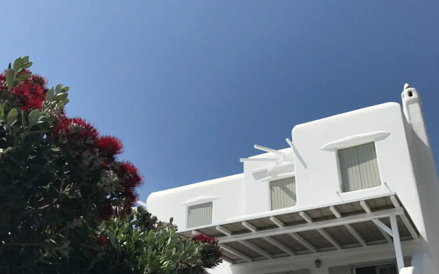 Yakinthos Residence