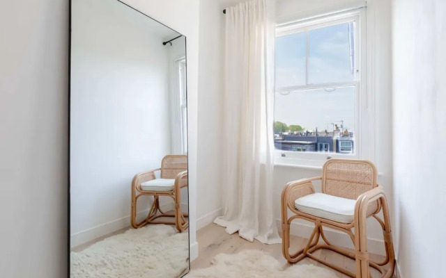 Sleek Scandi-inspired 2BD Flat, Fulham